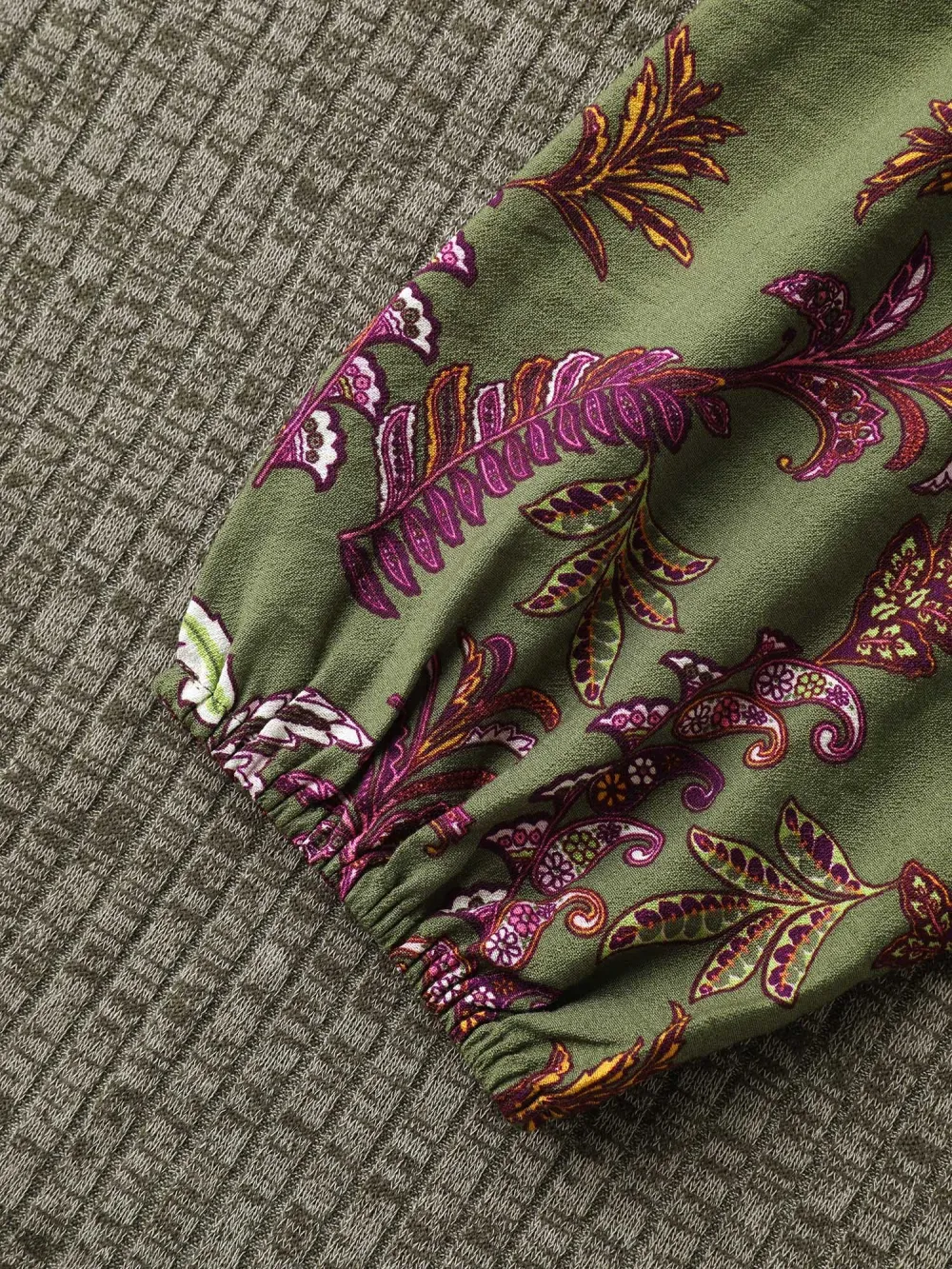 Plaid Sleeve Color Contrast Textured Sweatshirt