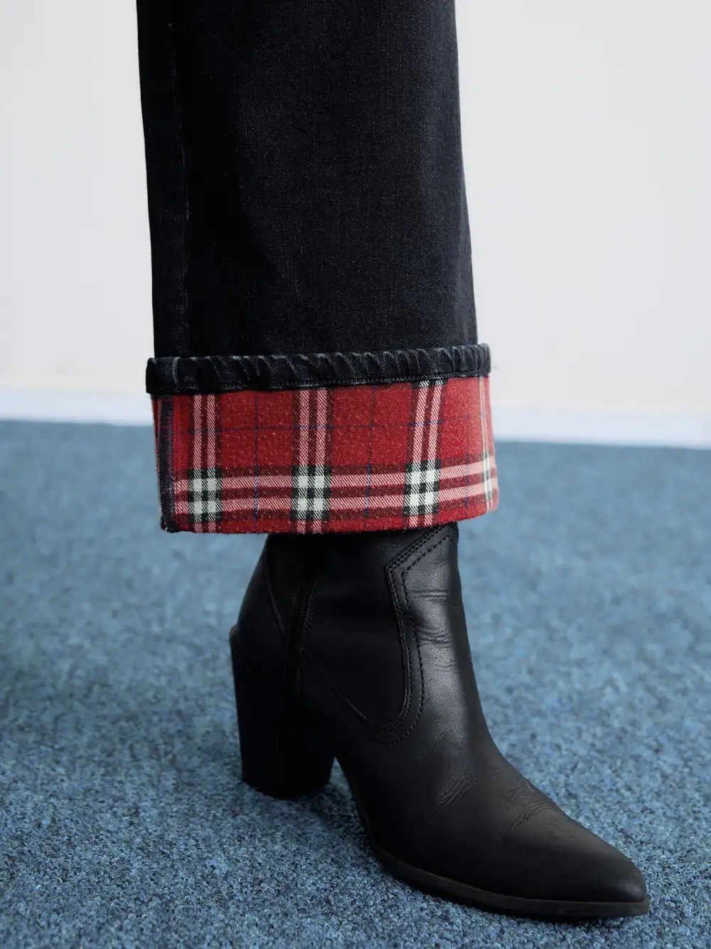 Stretchy Plaid Straight-Leg Jeans
