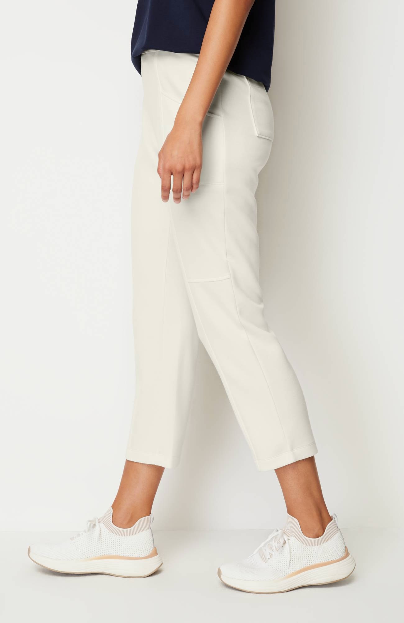 Fit Sleek Double-Knit Seamed Crops