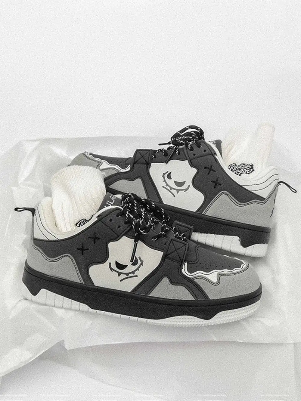 Versatile Sports Board Shoes