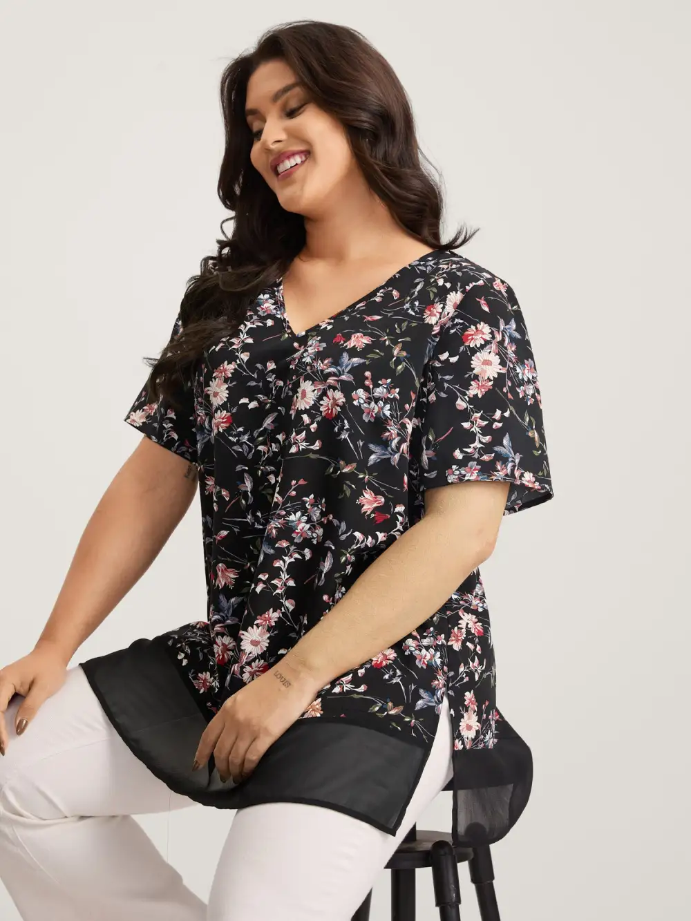 Garden Print Spliced V-Neck Blouse