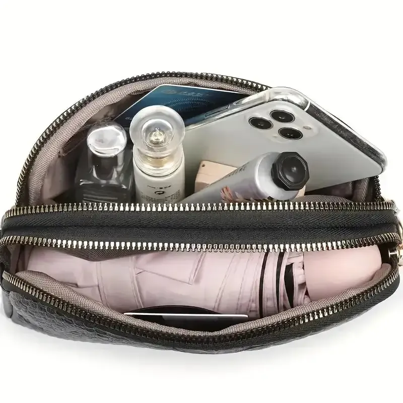 Monika's Elegant Shoulder Bag