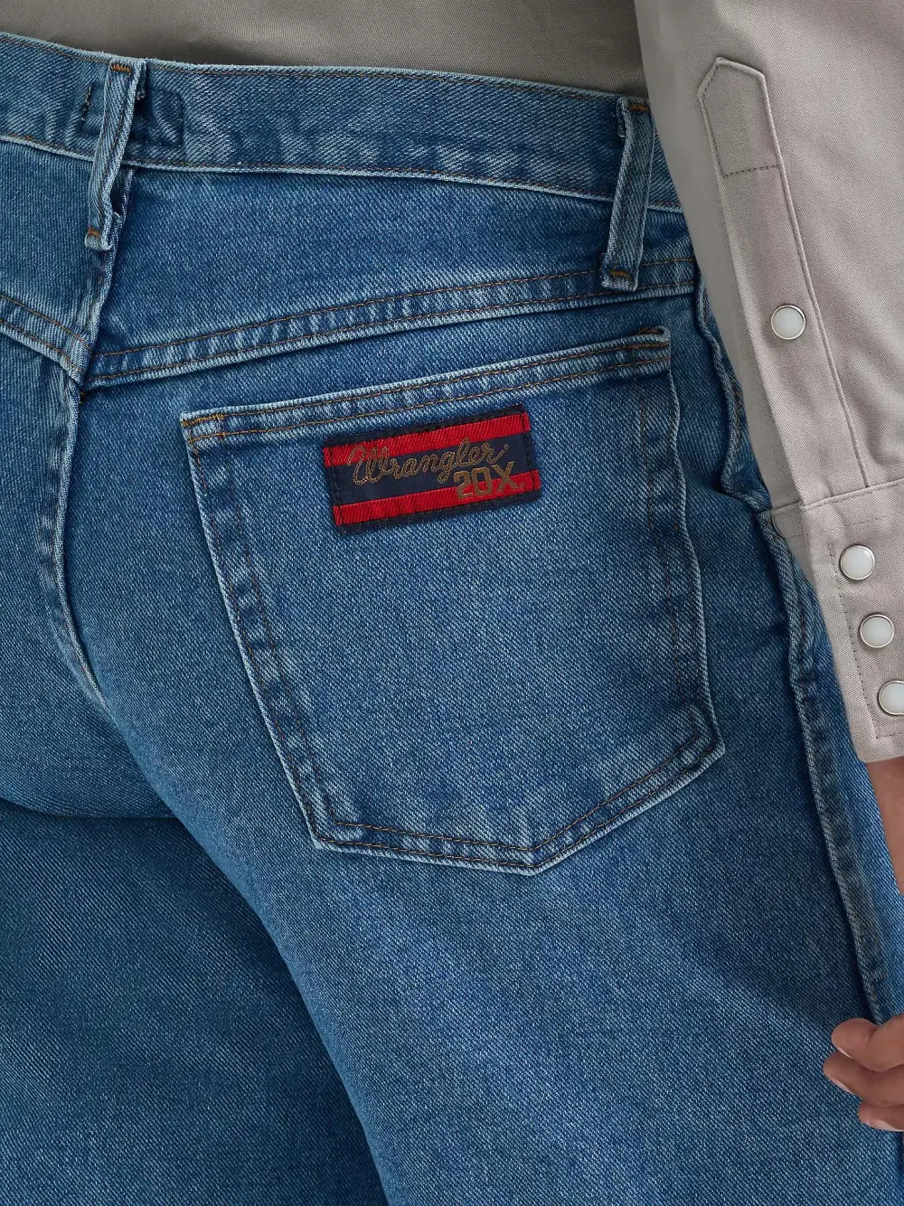 WRANGLER 20X NO. 22 ORIGINAL JEAN IN VINTAGE DENIM