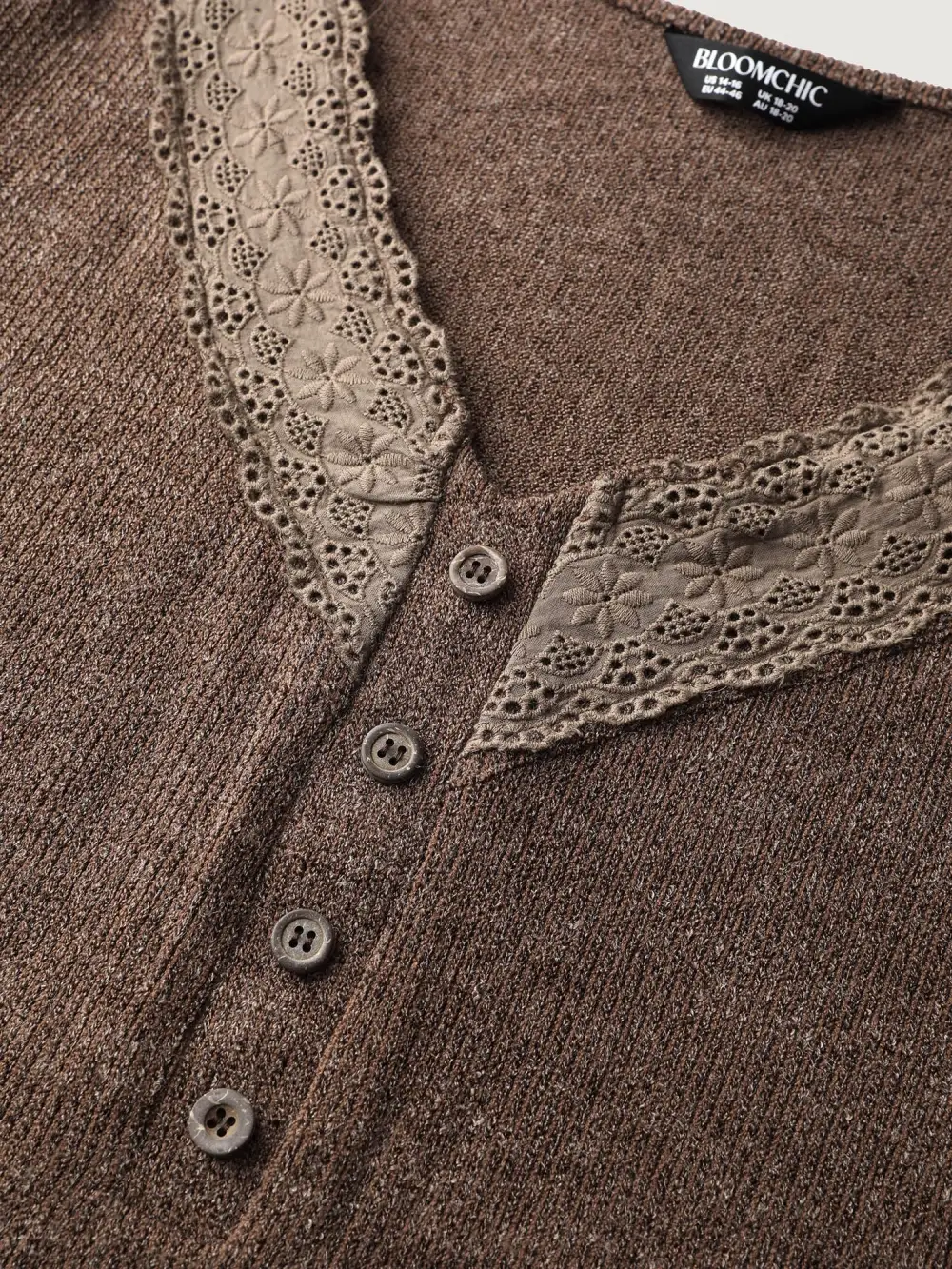 Lace Trim V-Neck Stretchy T-Shirt