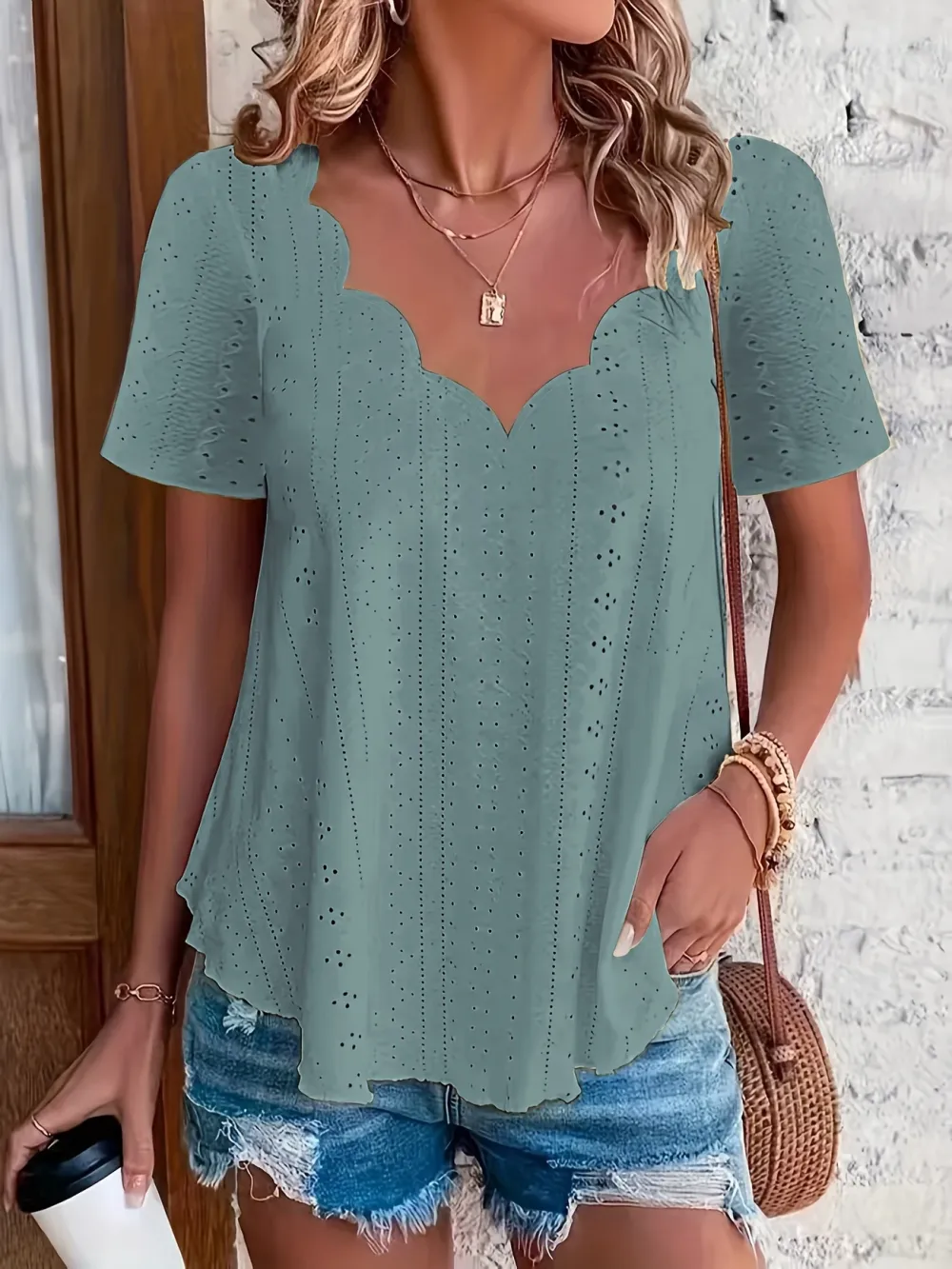 Scallop Trim V Neck T-shirt