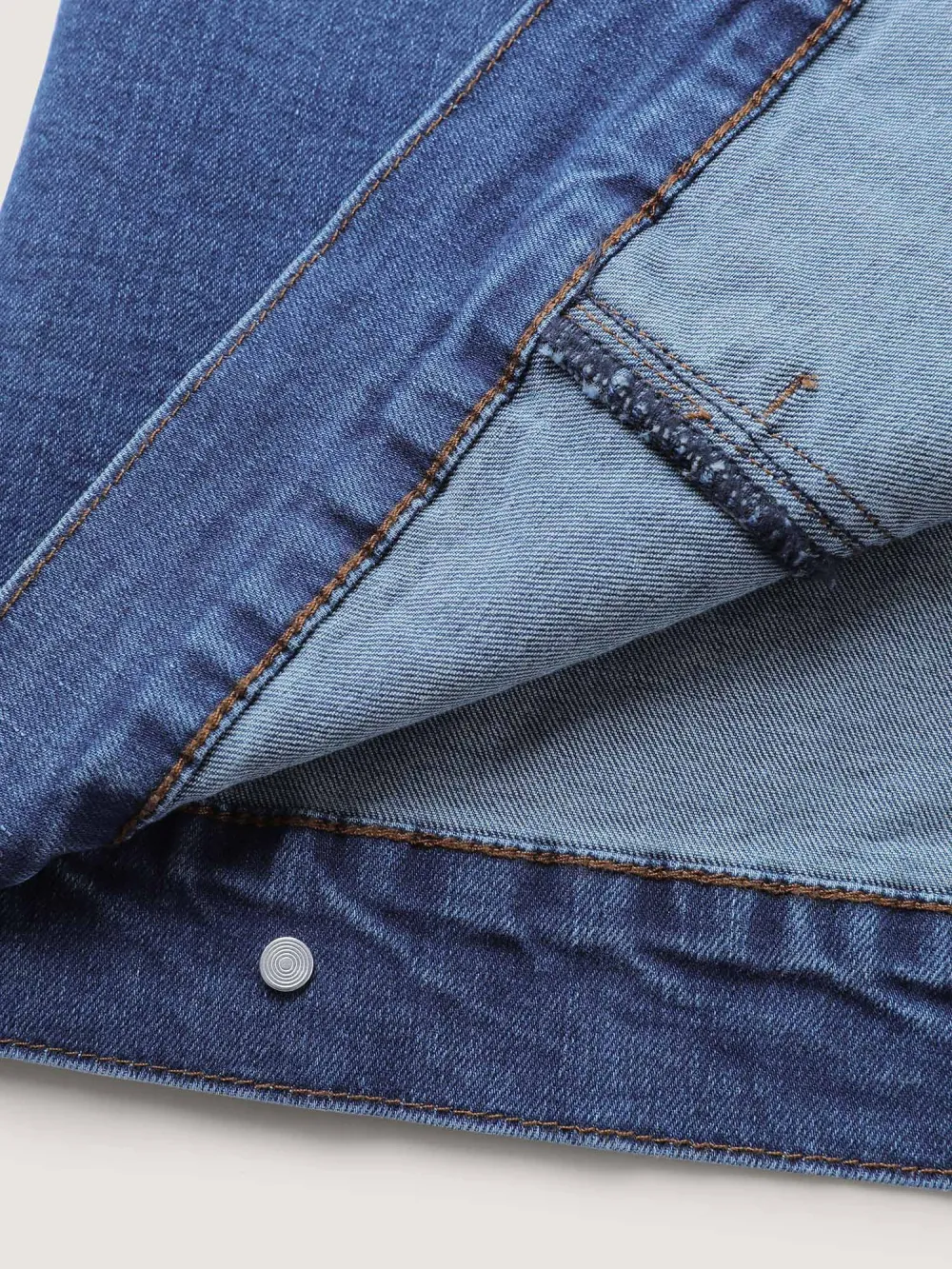 Seamed Chest Pockets Button Denim Jacket