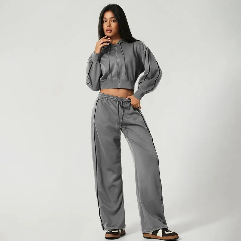 2-Piece Set: Cropped Hoodie & Wide-Leg Pants – Soft, Quick-Dry, with Pockets