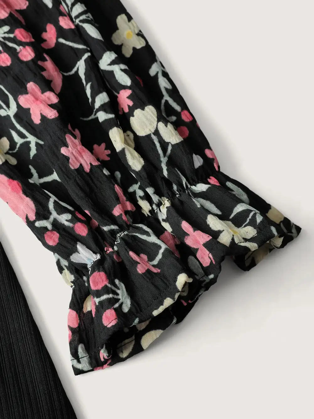 Textured Spliced Floral Sleeves Top