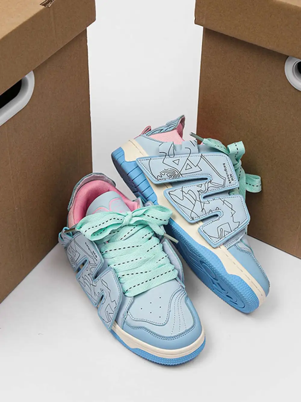 Versatile Lightweight Soft-soled Board Shoes - 1716