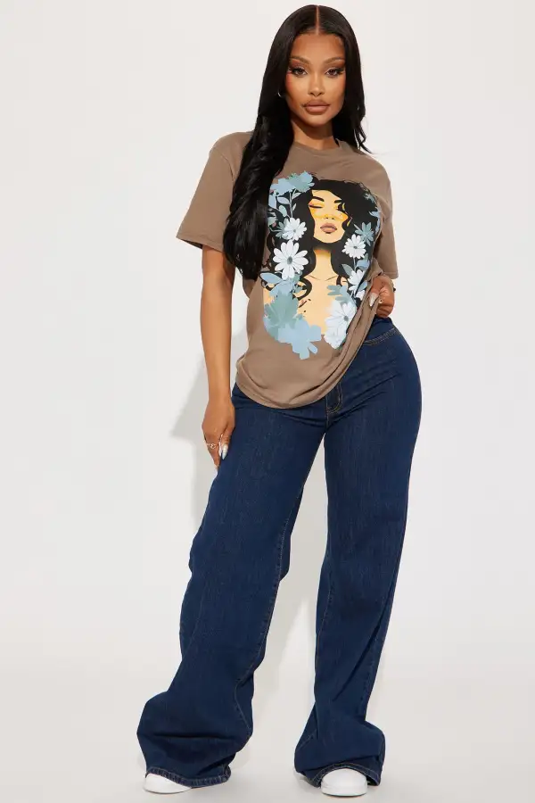 Growing And Glowing Graphic Tee - Mocha