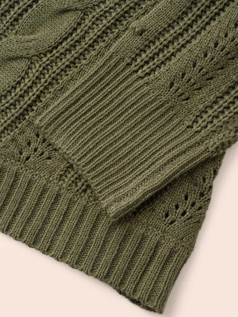 Solid Round Neck Cable Knit Pullover