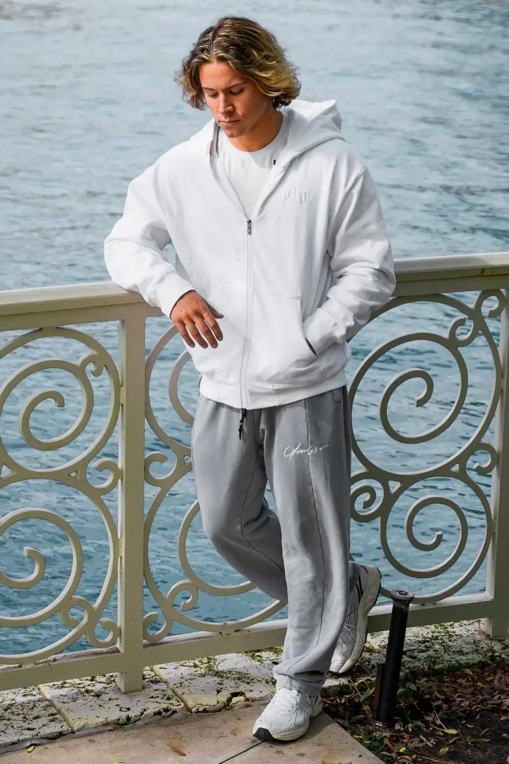 5066 -  Metal Zip-Up