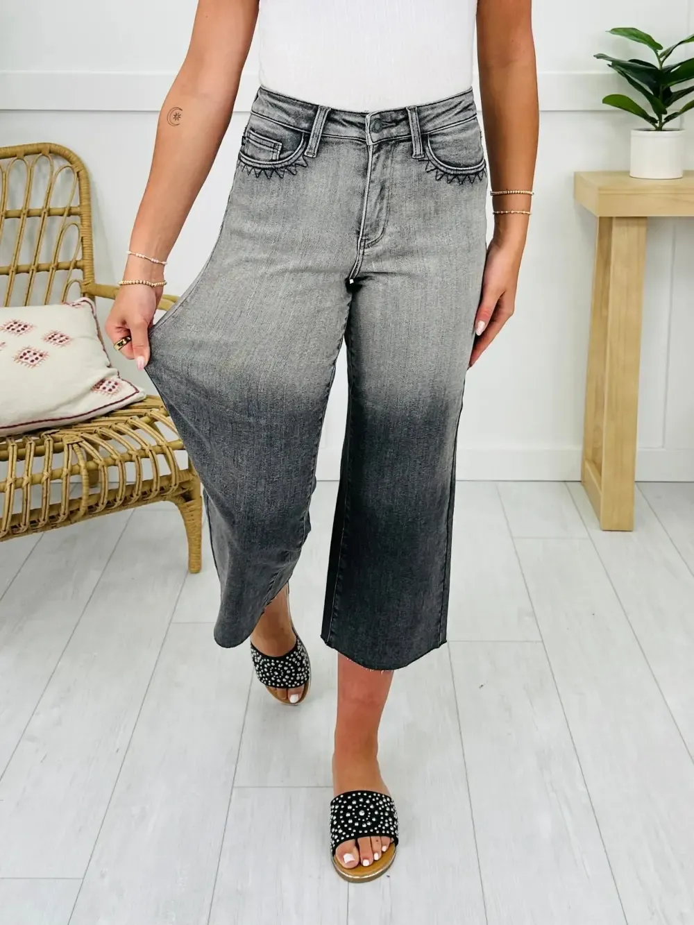 Judy Blue Pocketful of Charm Cropped Wide Leg Jeans