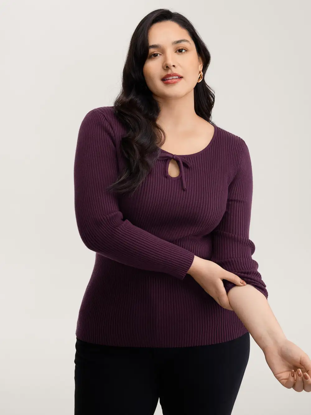 Textured Cut-Out Neckline Fitted Pullover