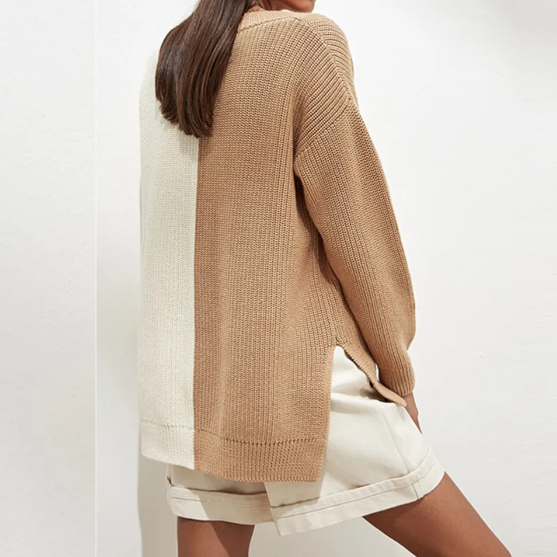 Patchwork V-Neck Loose Knit Woman