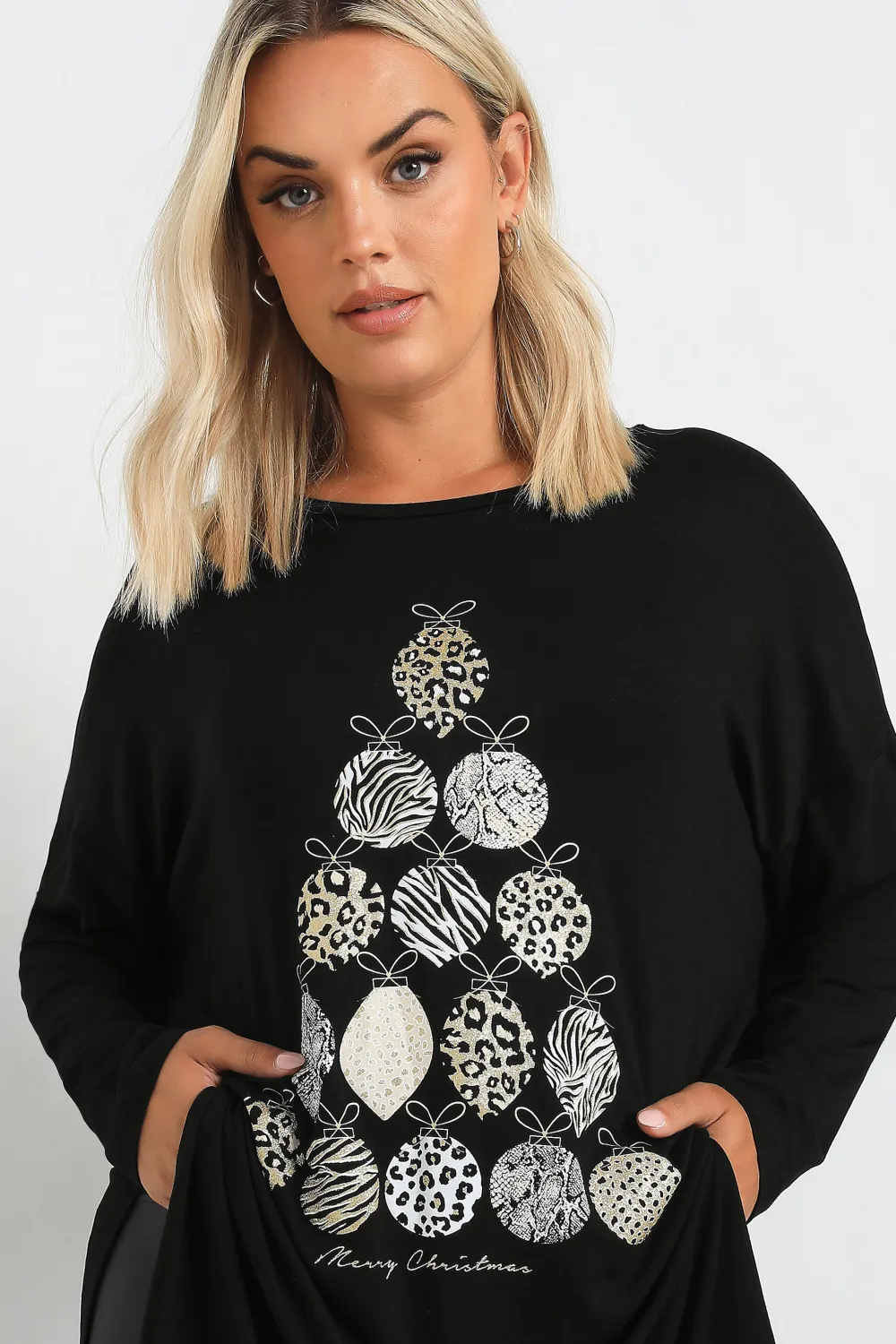 复制YOURS Curve Black 'Merry Gonkmas' Sequin Embellished Christmas Top
