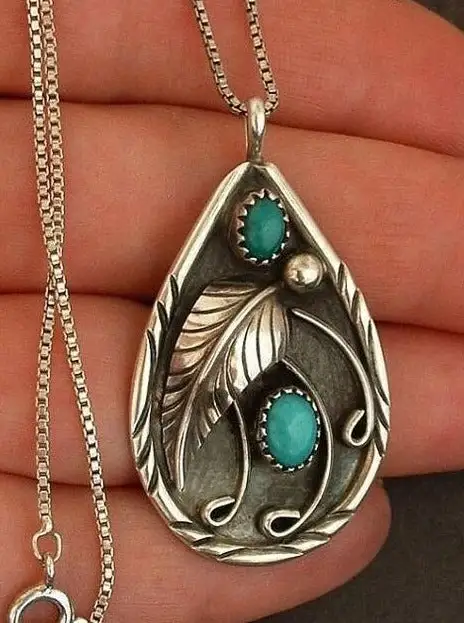 Inlaid Turquoise Vintage Dyed Black Feather Pendant Necklace